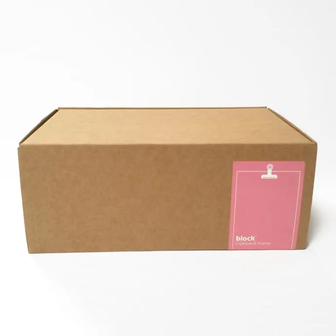 Medium clipboard frame in soft pink