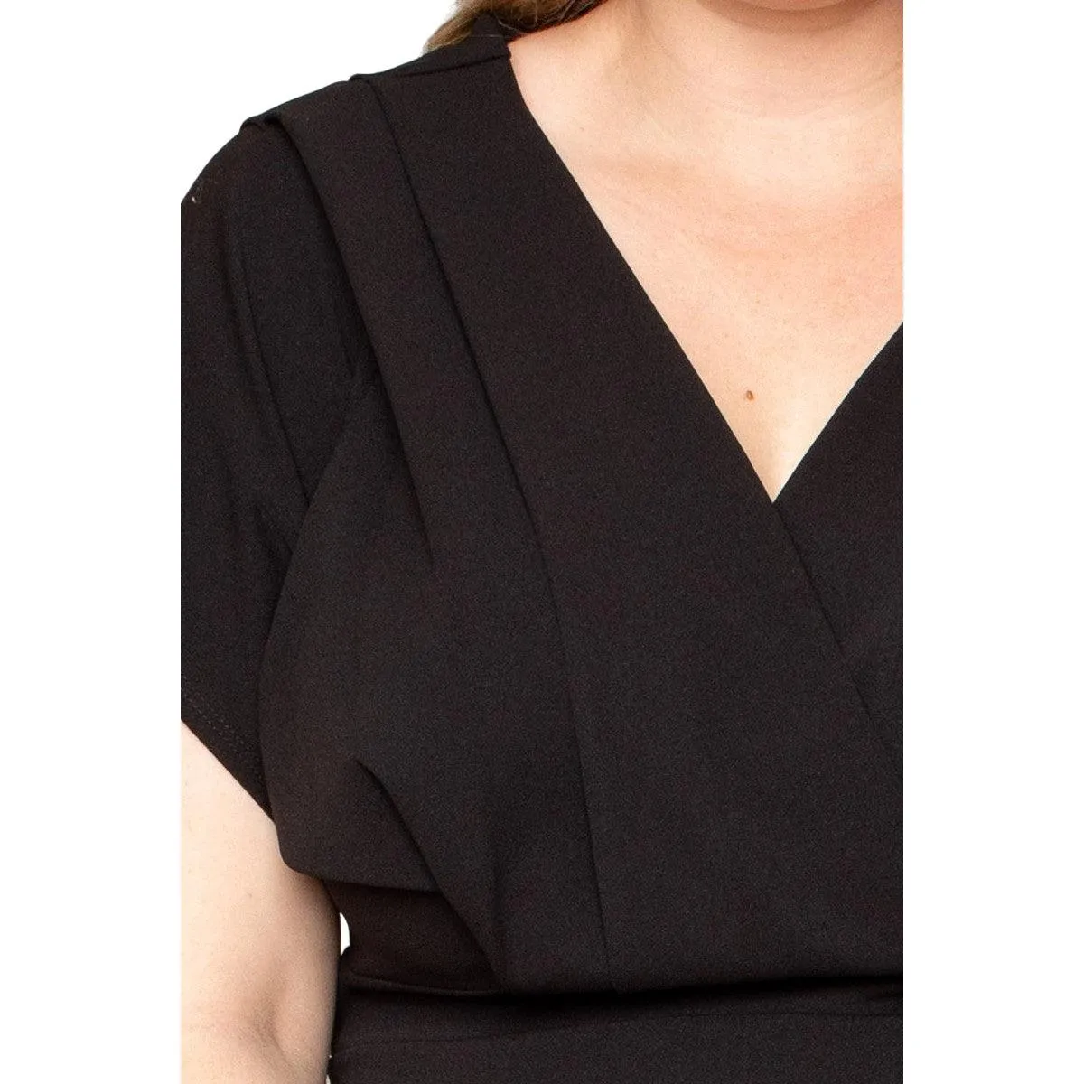 Plus size pleated dropped shoulder midi dress
